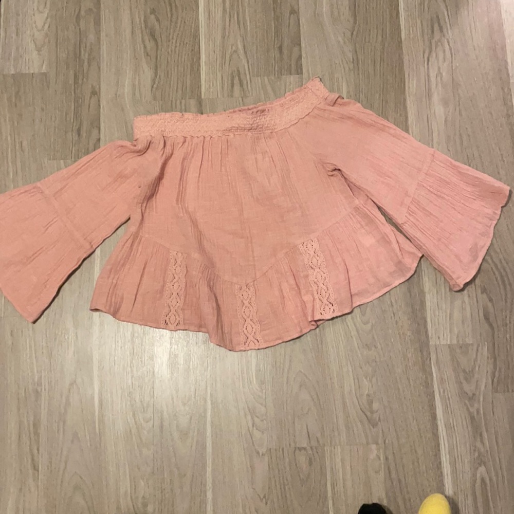 American Eagle Women’s off the shoulder blouse